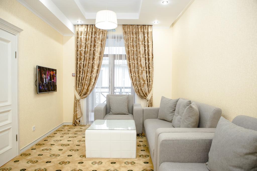 Luxury House Hotel Shymkent Exterior photo