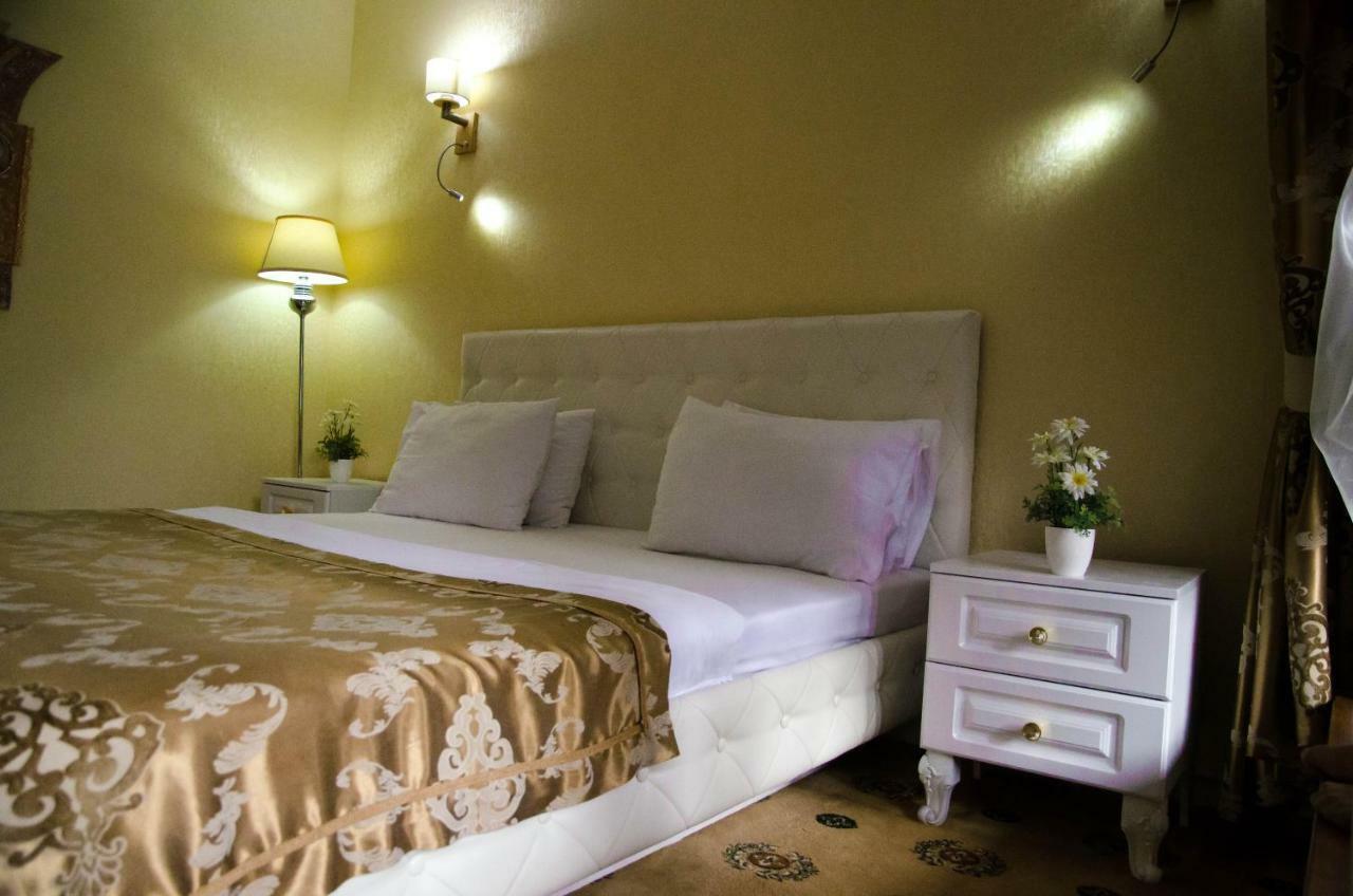 Luxury House Hotel Shymkent Exterior photo