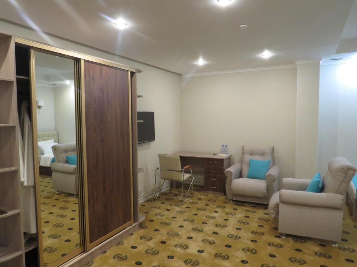 Luxury House Hotel Shymkent Exterior photo