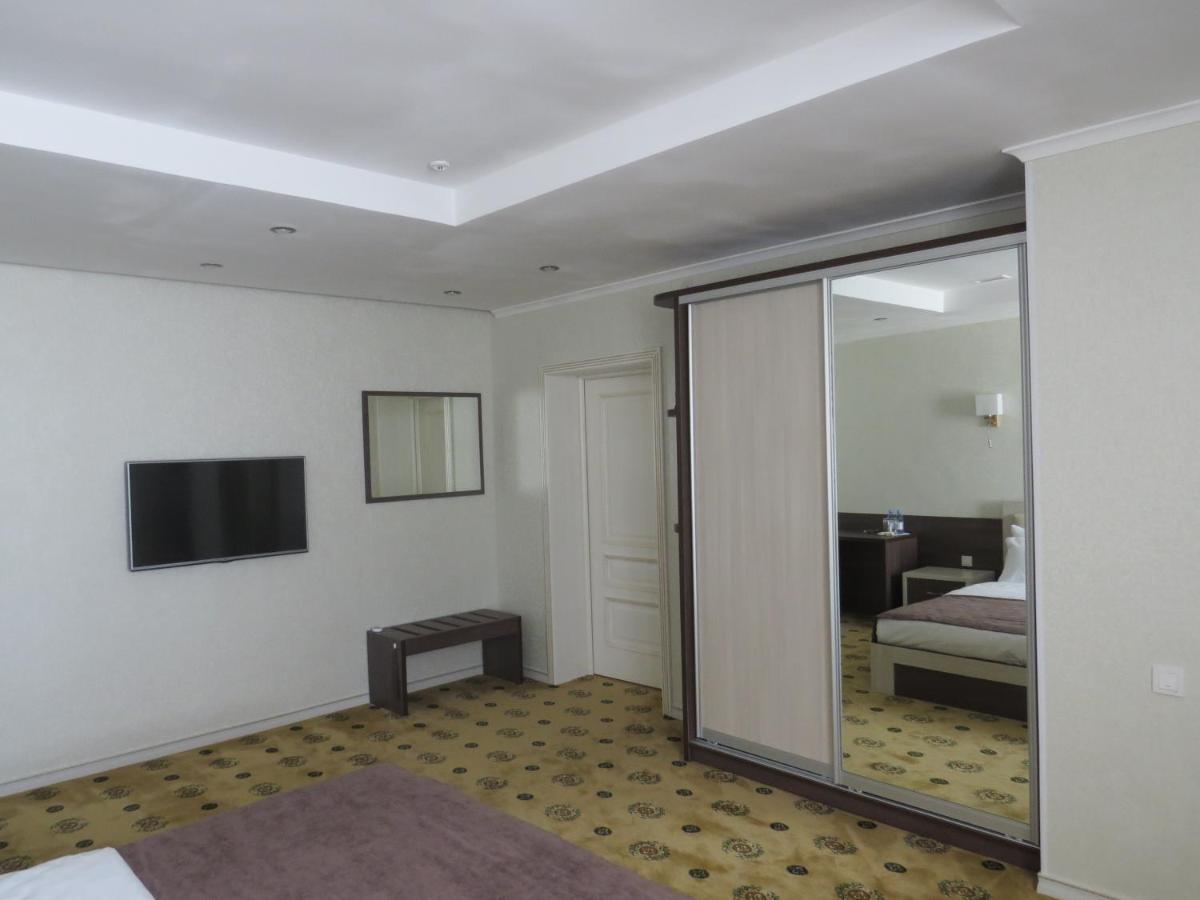 Luxury House Hotel Shymkent Exterior photo
